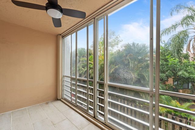 9470 Live Oak Place 204, Davie, FL 33324