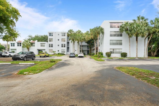 9470 Live Oak Place 204, Davie, FL 33324