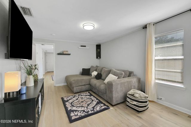 6369 JAMMES Road, Jacksonville, FL 32244