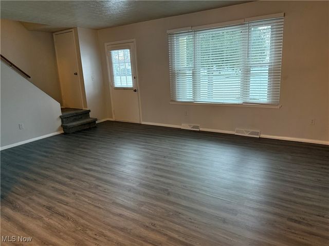 193 Surrey Lane, Canfield, OH 44406