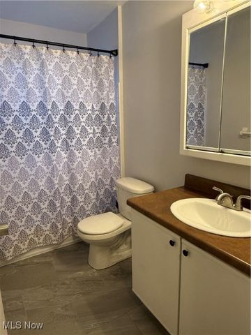 193 Surrey Lane, Canfield, OH 44406