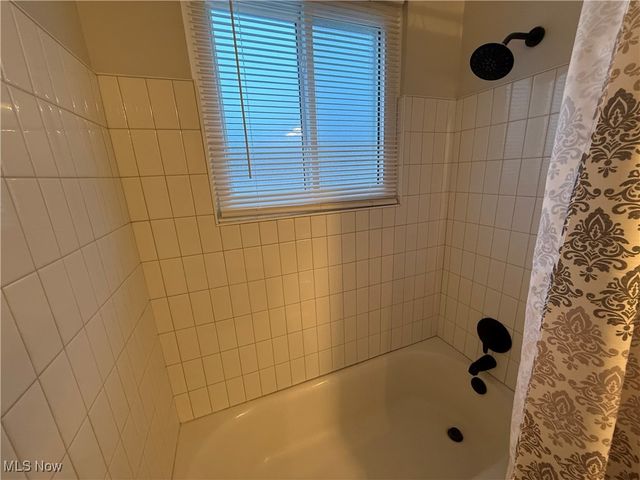 193 Surrey Lane, Canfield, OH 44406