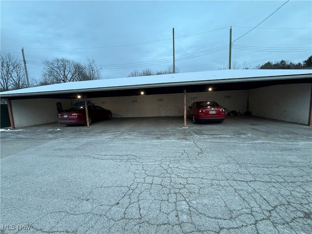 193 Surrey Lane, Canfield, OH 44406