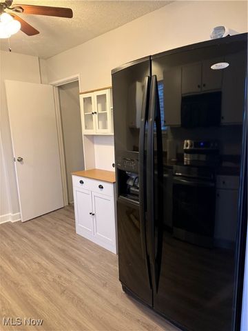 193 Surrey Lane, Canfield, OH 44406