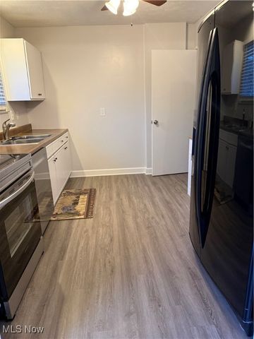 193 Surrey Lane, Canfield, OH 44406