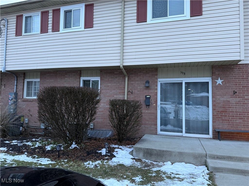 193 Surrey Lane, Canfield, OH 44406