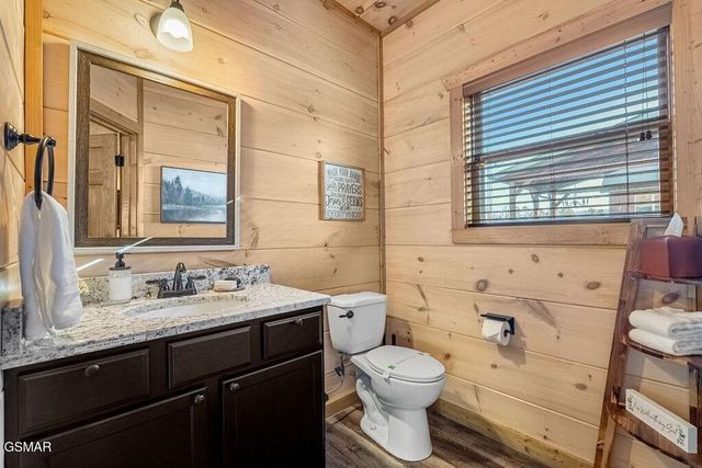 1663 Falls Way, Pigeon Forge, TN 37863