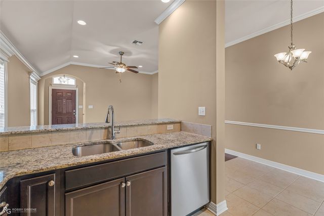 365 Avondale Lane, Bossier City, LA 71112