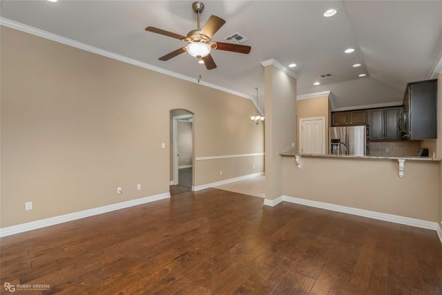 365 Avondale Lane, Bossier City, LA 71112