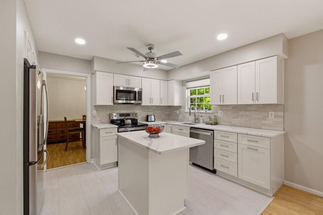 8222 ATHENA LN, Severn, MD 21144