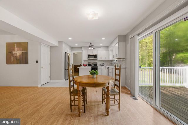 8222 ATHENA LN, Severn, MD 21144