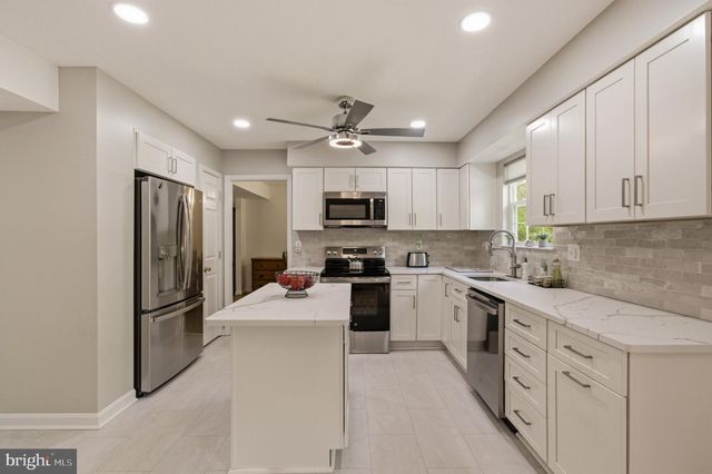 8222 ATHENA LN, Severn, MD 21144