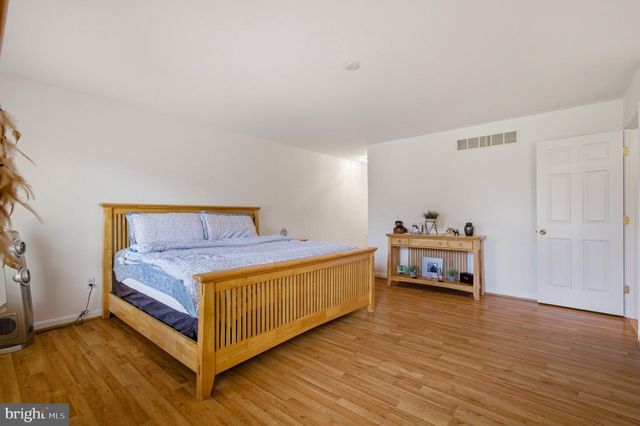 8222 ATHENA LN, Severn, MD 21144