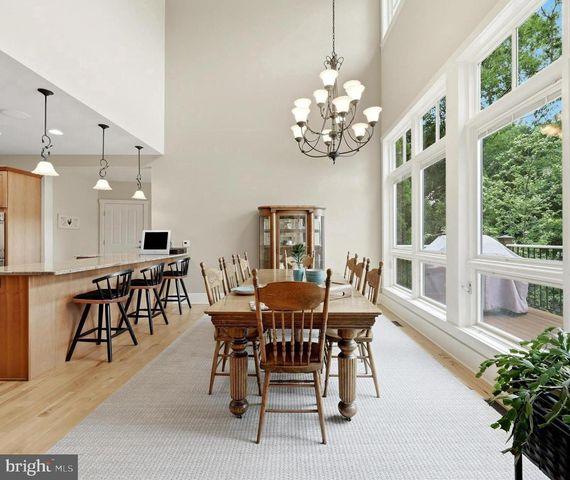 130 LAKE SHORE DR, Cross Junction, VA 22625
