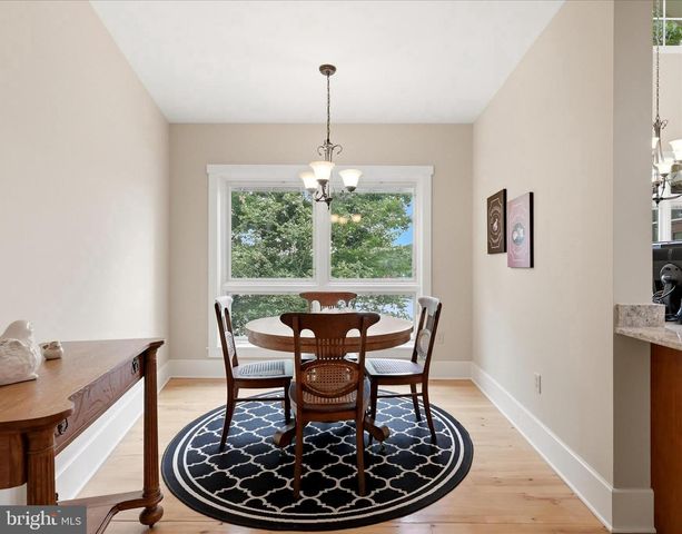 130 LAKE SHORE DR, Cross Junction, VA 22625