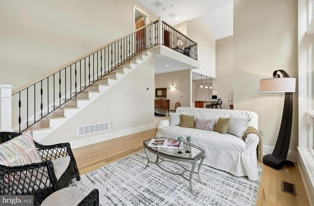 130 LAKE SHORE DR, Cross Junction, VA 22625