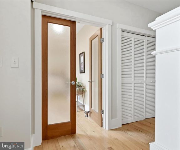 130 LAKE SHORE DR, Cross Junction, VA 22625