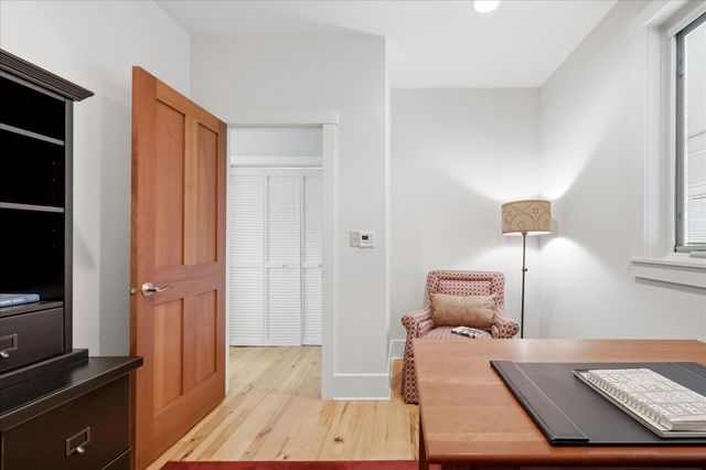 130 LAKE SHORE DR, Cross Junction, VA 22625
