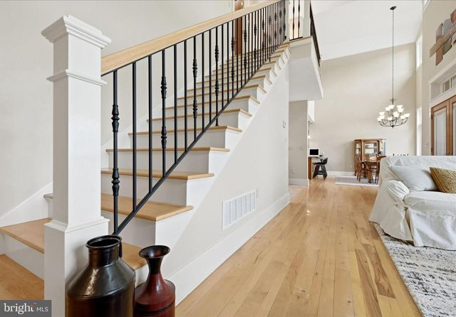130 LAKE SHORE DR, Cross Junction, VA 22625