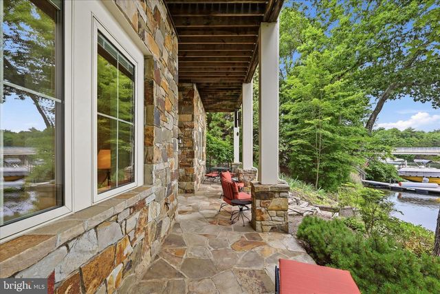 130 LAKE SHORE DR, Cross Junction, VA 22625