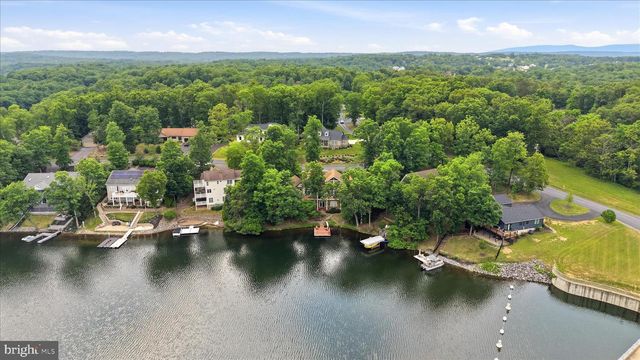 130 LAKE SHORE DR, Cross Junction, VA 22625