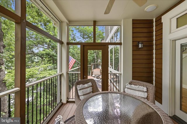 130 LAKE SHORE DR, Cross Junction, VA 22625
