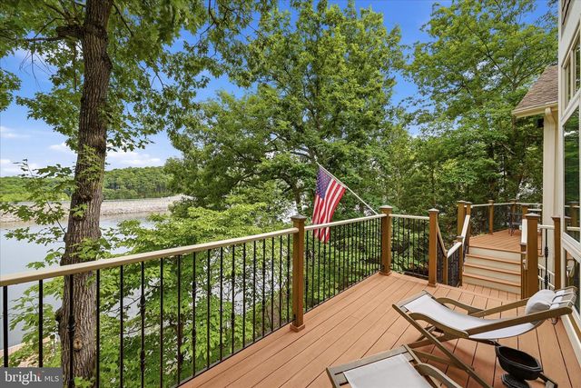 130 LAKE SHORE DR, Cross Junction, VA 22625