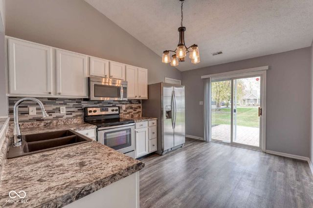 8520 Lincoln Court, Fishers, IN 46038