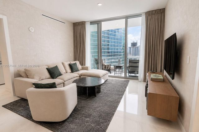 300 Biscayne Boulevard Way 3109W, Miami, FL 33131