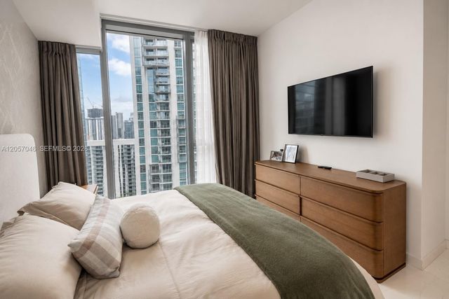 300 Biscayne Boulevard Way 3109W, Miami, FL 33131