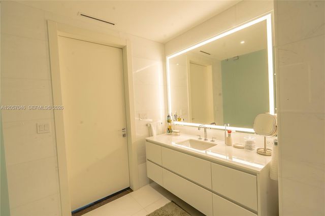 300 Biscayne Boulevard Way 3109W, Miami, FL 33131