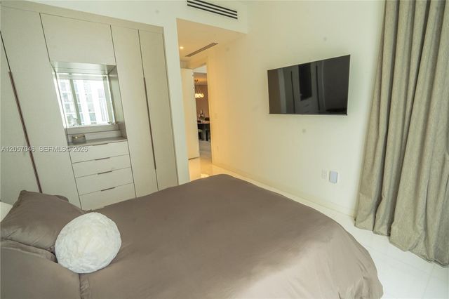 300 Biscayne Boulevard Way 3109W, Miami, FL 33131