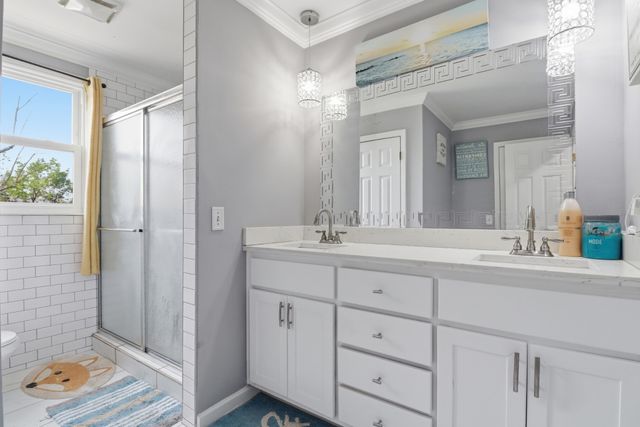 5140 Whitaker Dr, Nashville, TN 37211