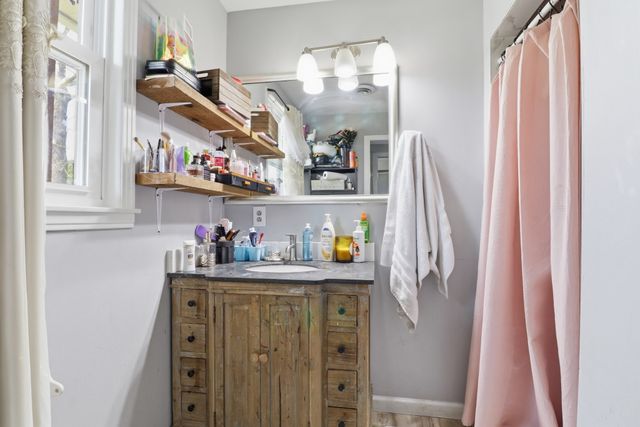 5140 Whitaker Dr, Nashville, TN 37211