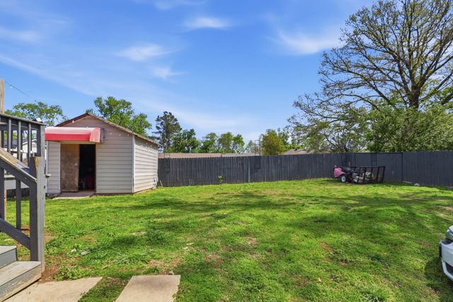 5140 Whitaker Dr, Nashville, TN 37211
