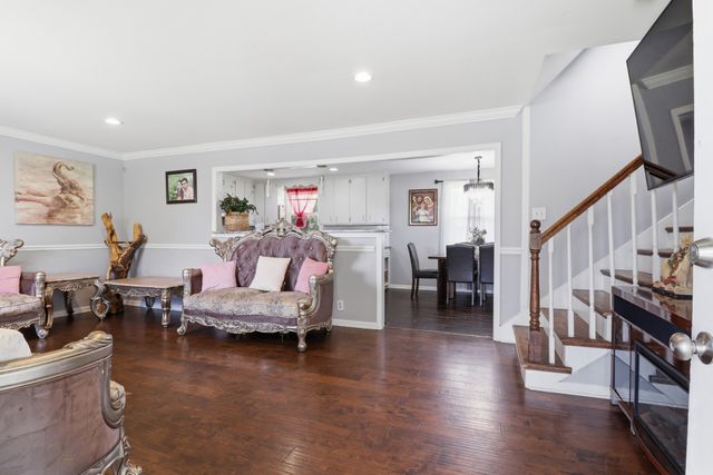 5140 Whitaker Dr, Nashville, TN 37211