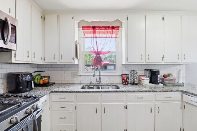 5140 Whitaker Dr, Nashville, TN 37211