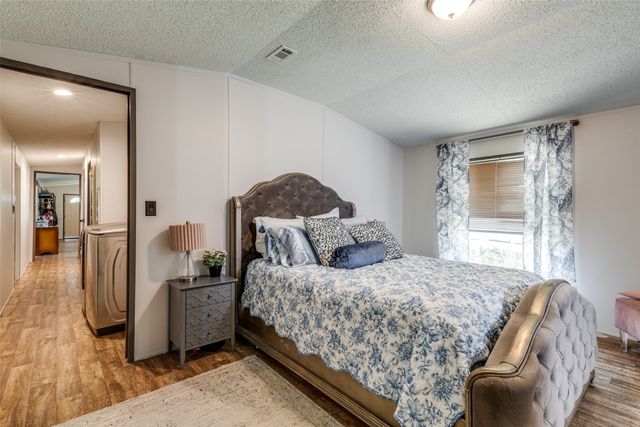 328 Hometown Way, Springtown, TX 76082