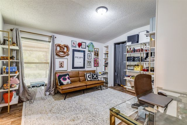 328 Hometown Way, Springtown, TX 76082