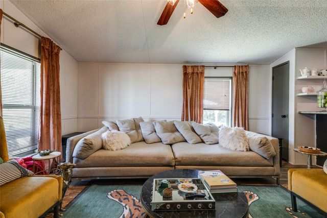 328 Hometown Way, Springtown, TX 76082