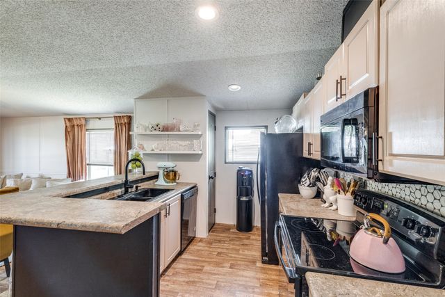 328 Hometown Way, Springtown, TX 76082