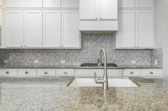 6002 Somerset Valley Drive, Richmond, TX 77407