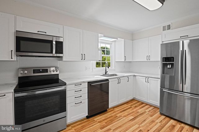11334 WAPLES MILL RD, Oakton, VA 22124