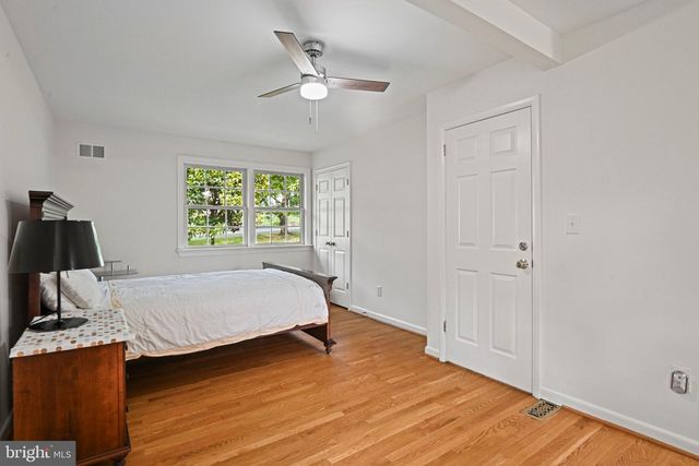 11334 WAPLES MILL RD, Oakton, VA 22124