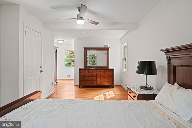 11334 WAPLES MILL RD, Oakton, VA 22124
