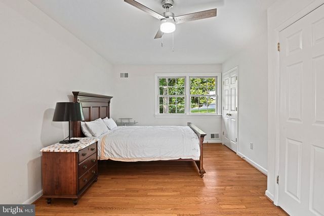 11334 WAPLES MILL RD, Oakton, VA 22124