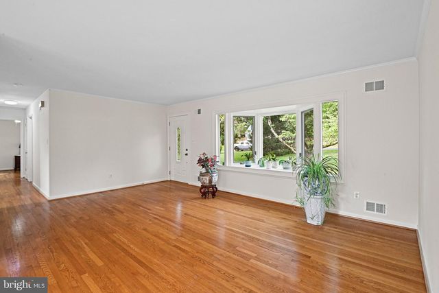 11334 WAPLES MILL RD, Oakton, VA 22124