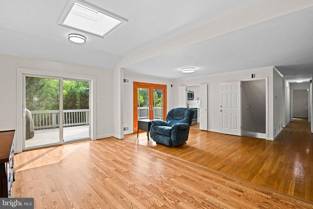11334 WAPLES MILL RD, Oakton, VA 22124
