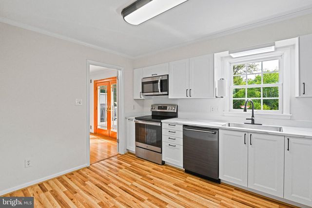 11334 WAPLES MILL RD, Oakton, VA 22124