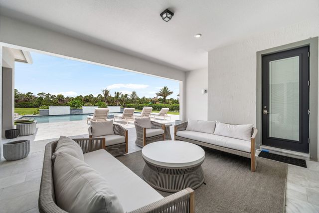 20020 SE Bridgewater Drive, Jupiter, FL 33458